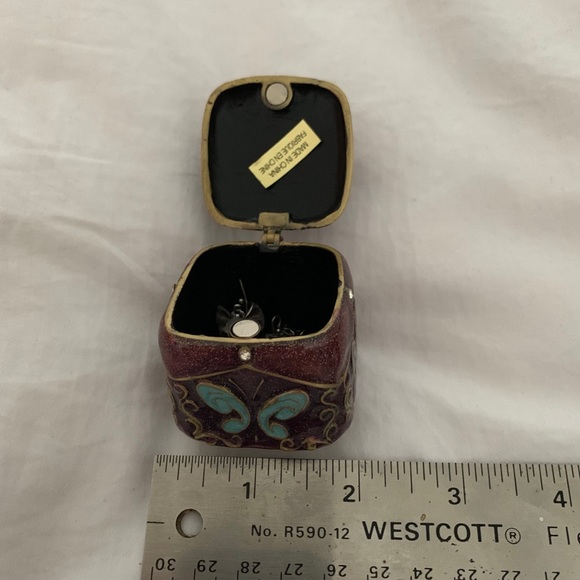 Butterfly Jewelry Box with earring - Picture 5 of 6